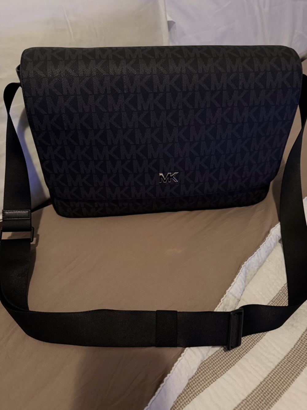 Michael Kors tote brief. Never used